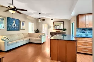 617 SE 21st Ln, Cape Coral, FL 33990 - Photo 11