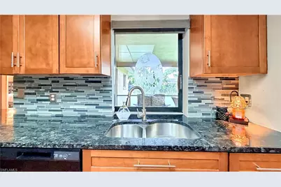 617 SE 21st Ln, Cape Coral, FL 33990 - Photo 21