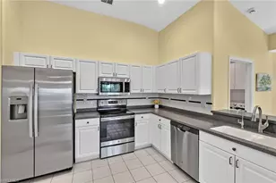 14135 Plum Island Dr, Fort Myers, FL 33919 - Photo 9