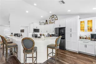 621 NW 18th Pl, Cape Coral, FL 33993 - Photo 9