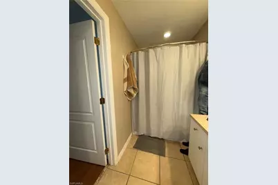 1034 NE 13th Pl, Cape Coral, FL 33909 - Photo 15