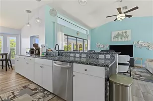 8 NE 8th Pl, Cape Coral, FL 33909 - Photo 15