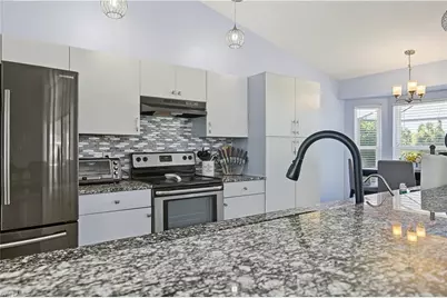 8 NE 8th Pl, Cape Coral, FL 33909 - Photo 13