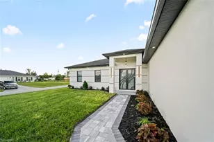 300 NW 18th St, Cape Coral, FL 33993 - Photo 9