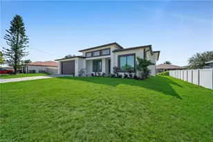 324 NE 15th St, Cape Coral, FL 33909 - Photo 3