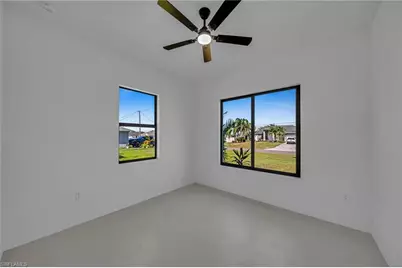 324 NE 15th St, Cape Coral, FL 33909 - Photo 9