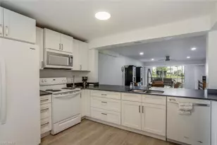 9900 Sunset Cove Ln, Fort Myers, FL 33919 - Photo 5
