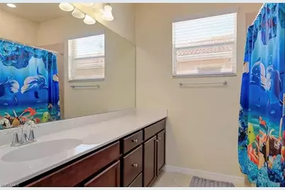 10290 Via Colomba Cir, Fort Myers, FL 33966 - Photo 5