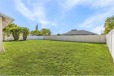 2326 SE 15th St, Cape Coral, FL 33990 - Photo 21
