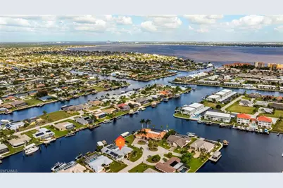 1721 SE 41st St, Cape Coral, FL 33904 - Photo 5