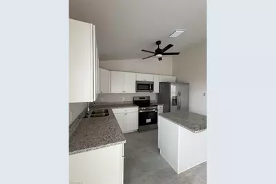 330 SW 11th Pl, Cape Coral, FL 33991 - Photo 15