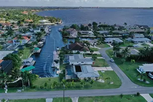 107 SW 58th Terrace, Cape Coral, FL 33914 - Photo 9