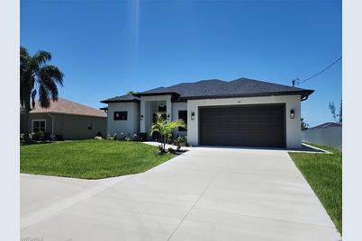 316 Jacaranda Pkwy E, Cape Coral, FL 33909 - Photo 1