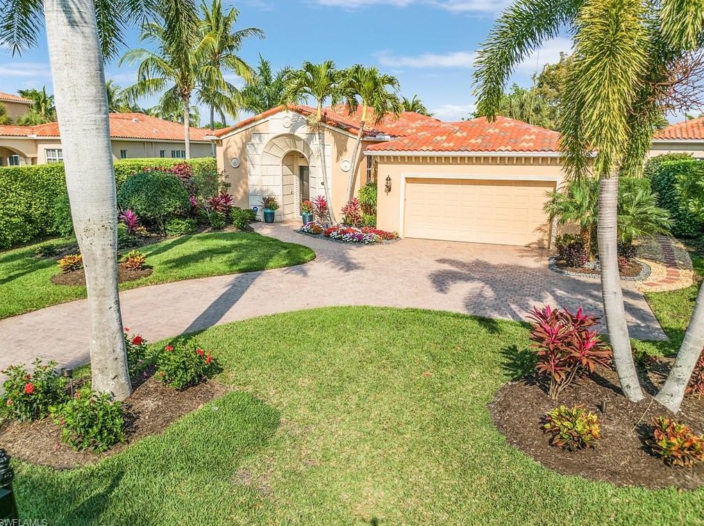 8520 Bellagio Dr, Naples FL  34114-6434 exterior