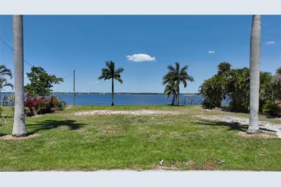 4021 E River Dr, Fort Myers, FL 33916 - Photo 1