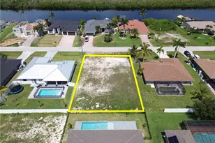 1105 NW 43rd Ave, Cape Coral, FL 33993 - Photo 11