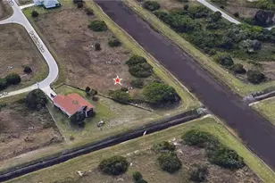 374 Pauline Ave, Lehigh Acres, FL 33974 - Photo 5