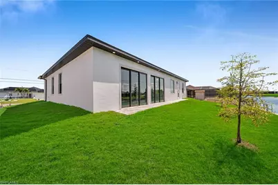 318 NW 9th St, Cape Coral, FL 33993 - Photo 45