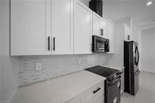 318 NW 9th St, Cape Coral, FL 33993 - Photo 17