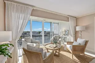 300 Park Shore Dr, Naples, FL 34103 - Photo 9