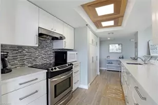 5501 Heron Point Dr, Naples, FL 34108 - Photo 5