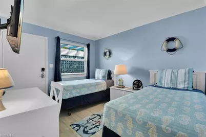 1295 Gulf Shore Blvd S #218, Naples, FL 34102 - Photo 9