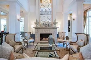 233 Mermaids Bight, Naples, FL 34103 - Photo 5