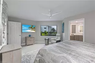 589 Beachwalk Cir, Naples, FL 34108 - Photo 23