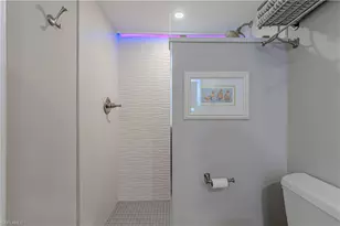 589 Beachwalk Cir, Naples, FL 34108 - Photo 33