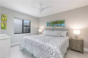 589 Beachwalk Cir, Naples, FL 34108 - Photo 27