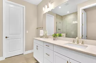 2561 Seychelles Dr, Naples, FL 34112 - Photo 11