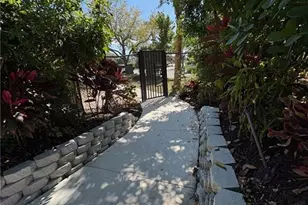 934 Egrets Run, Naples, FL 34108 - Photo 25