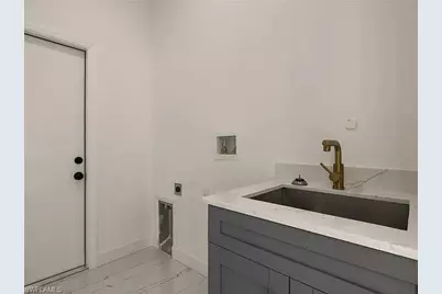 103 NW 9th St, Cape Coral, FL 33993 - Photo 17