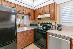 29 High Point Cir E, Naples, FL 34103 - Photo 11