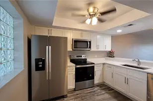 425 SW 47th Terrace, Cape Coral, FL 33914 - Photo 5