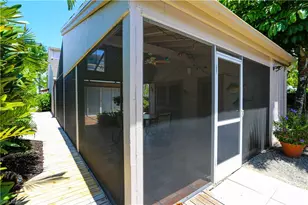 550 3rd Ave N, Naples, FL 34102 - Photo 41