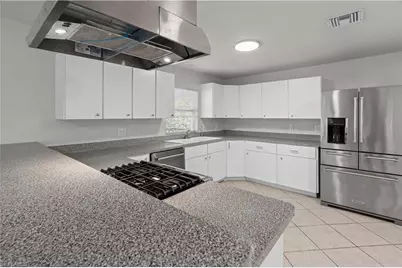 8925 Dorchester St, Fort Myers, FL 33907 - Photo 9