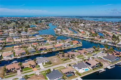 152 Gulfport Ct, Marco Island, FL 34145 - Photo 11