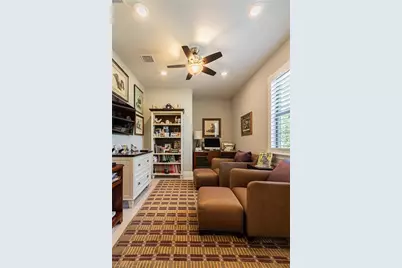 7658 Jacaranda Ln, Naples, FL 34114 - Photo 9