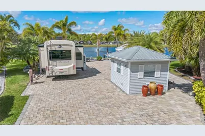 10211 Surfwood Ct, Fort Myers, FL 33905 - Photo 9