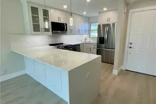 9 High Point Cir N, Naples, FL 34103 - Photo 5