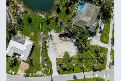 327 Palm Lake Dr, Sanibel, FL 33957 - Photo 9