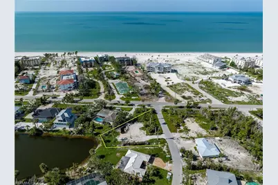 327 Palm Lake Dr, Sanibel, FL 33957 - Photo 1