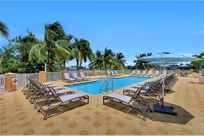 470 Launch Cir #V401, Naples, FL 34108 - Photo 19