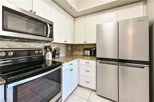 1054 Egrets Walk Cir, Naples, FL 34108 - Photo 7