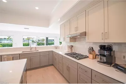 222 Bay Pt, Naples, FL 34103 - Photo 3