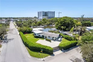 2180 Harbor Ln, Naples, FL 34104 - Photo 29