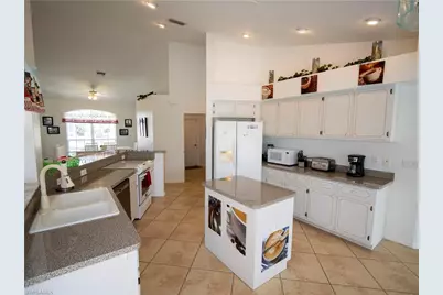 1822 SE 20th St, Cape Coral, FL 33990 - Photo 17