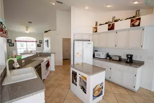 1822 SE 20th St, Cape Coral, FL 33990 - Photo 17