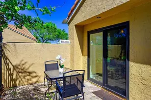 566 Beachwalk Cir, Naples, FL 34108 - Photo 13